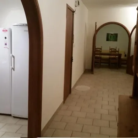 Apartment Lapsi 2